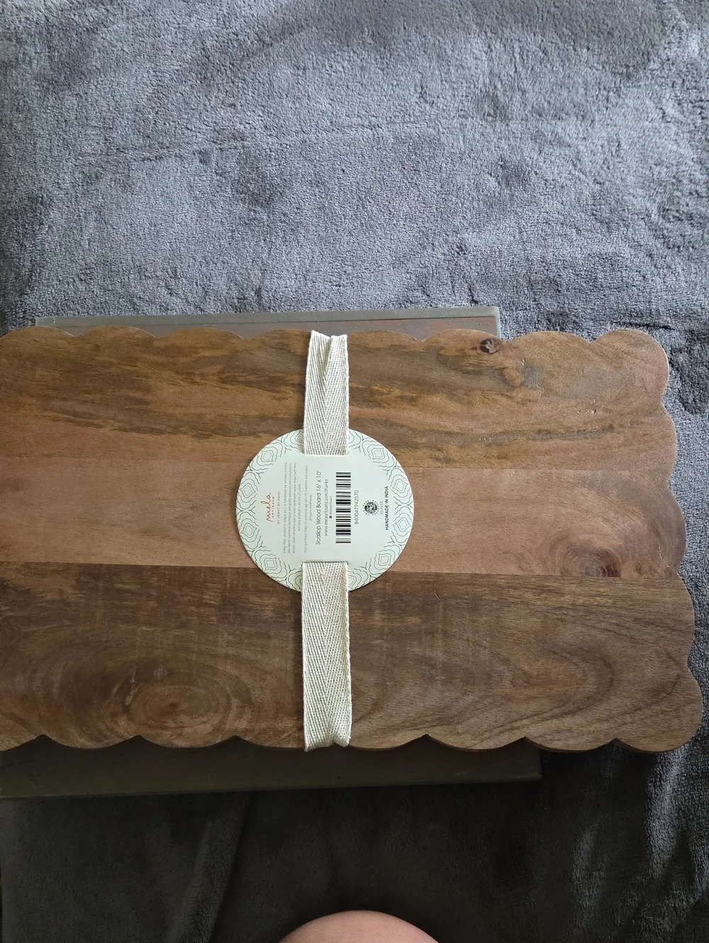 Mela Artisans Wood Scalloped Edged Mango Serving Board in Natural Brown